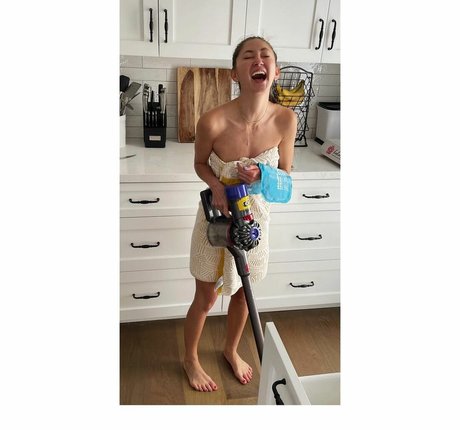 Nagie wyciekłe zdjęcie OnlyFans od Kimiko Glenn