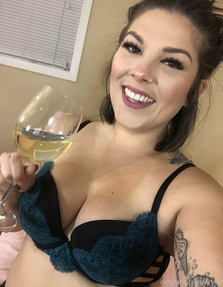 Nagie wyciekłe zdjęcie OnlyFans od Erynn