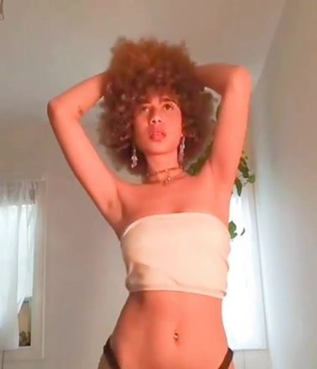 Nagie wyciekłe zdjęcie OnlyFans od Xulanichristine
