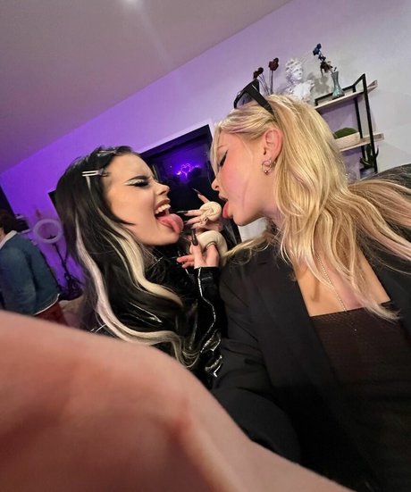 Nagie wyciekłe zdjęcie OnlyFans od Emmanorton