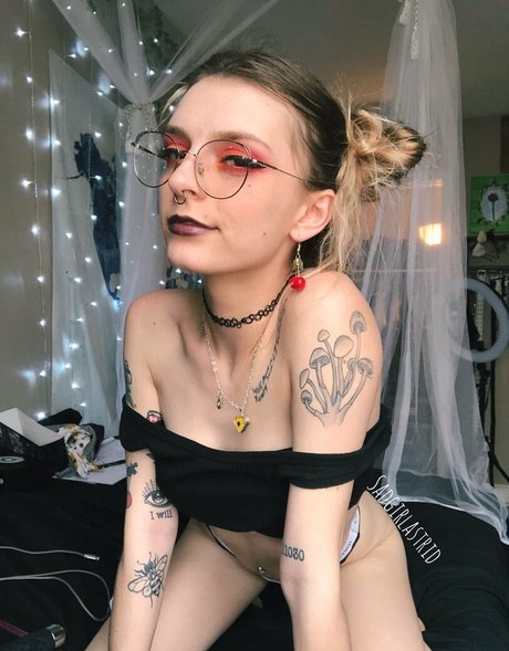 Sadgirlastridsfree