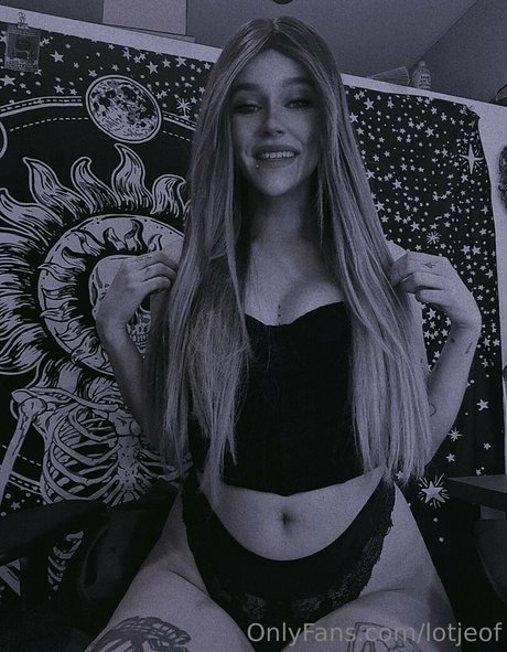 Nagie wyciekłe zdjęcie OnlyFans od Lotjeof