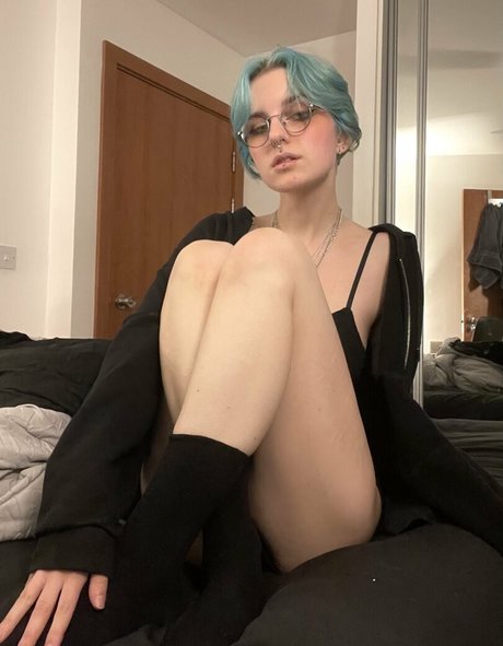 Nagie wyciekłe zdjęcie OnlyFans od Lyracr0w0