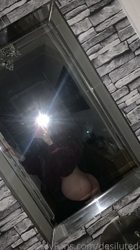 Nagie wyciekłe zdjęcie OnlyFans od Desiluted