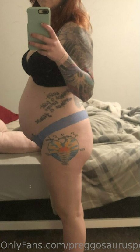 Nagie wyciekłe zdjęcie OnlyFans od Preggosauruspeach