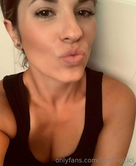 Nagie wyciekłe zdjęcie OnlyFans od Smilingcici