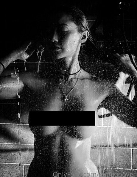 Nagie wyciekłe zdjęcie OnlyFans od Karleaxoxo