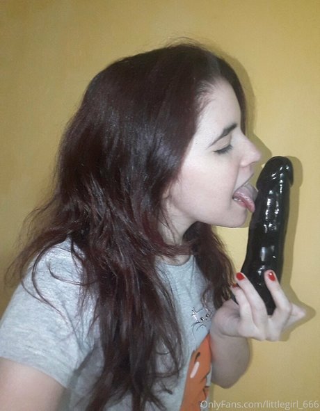 Nagie wyciekłe zdjęcie OnlyFans od Lxttlegirl666