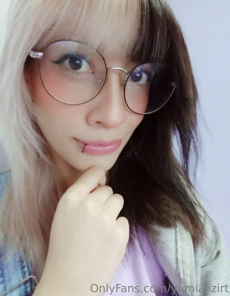 Nagie wyciekłe zdjęcie OnlyFans od Yumializirt
