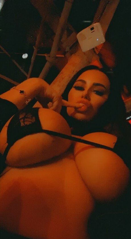 Nagie wyciekłe zdjęcie OnlyFans od Paris Milan
