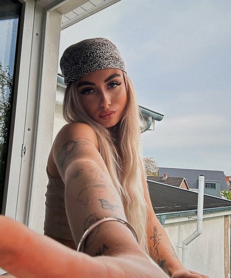 Nagie wyciekłe zdjęcie OnlyFans od Laeticia Sophie