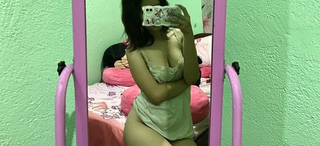 Nagie wyciekłe zdjęcie OnlyFans od Miikaageeee