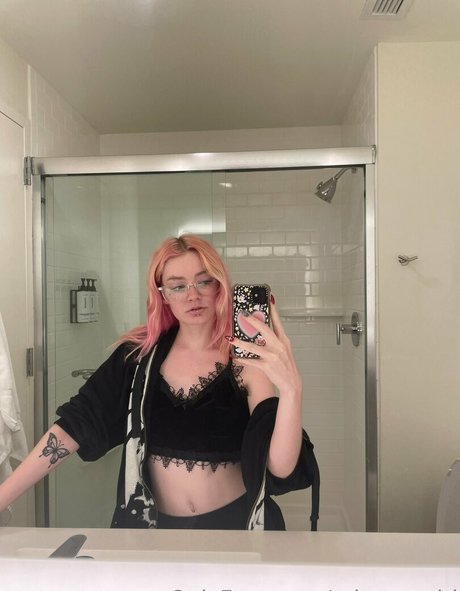 Nagie wyciekłe zdjęcie OnlyFans od Yrbunnygirl