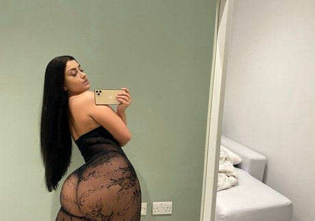 Nagie wyciekłe zdjęcie OnlyFans od British Baddie
