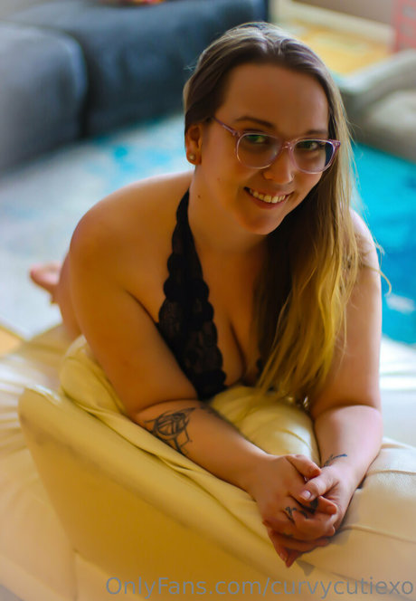 Curvycutiexo