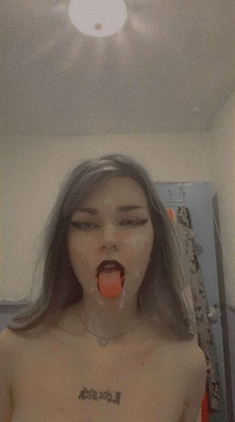 Nagie wyciekłe zdjęcie OnlyFans od Lizzylovesick