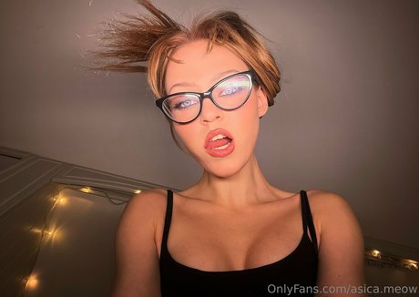 Nagie wyciekłe zdjęcie OnlyFans od Asicameow