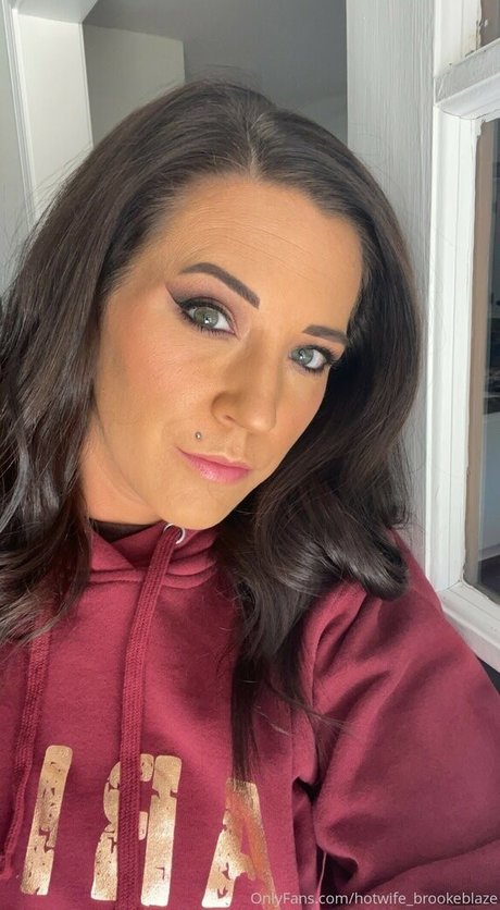 Nagie wyciekłe zdjęcie OnlyFans od Hotwifebrookeblaze