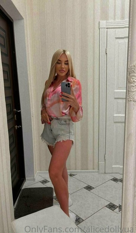 Nagie wyciekłe zdjęcie OnlyFans od Alicedollyua