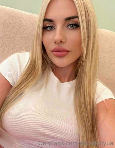 Nagie wyciekłe zdjęcie OnlyFans od Alicedollyua