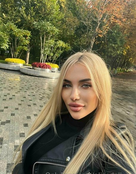 Nagie wyciekłe zdjęcie OnlyFans od Alicedollyua