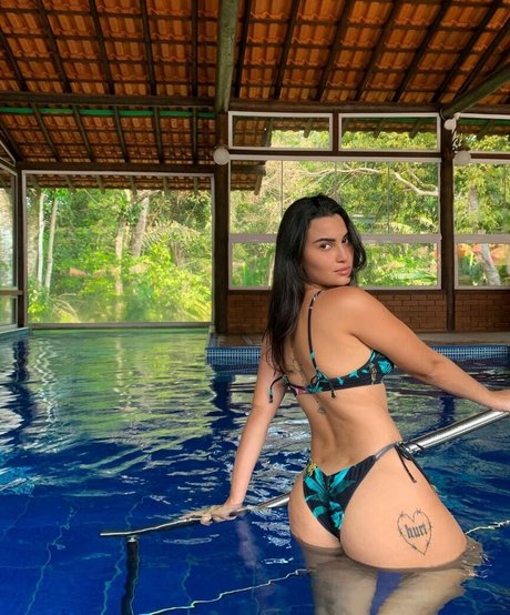 Iza Aguiar