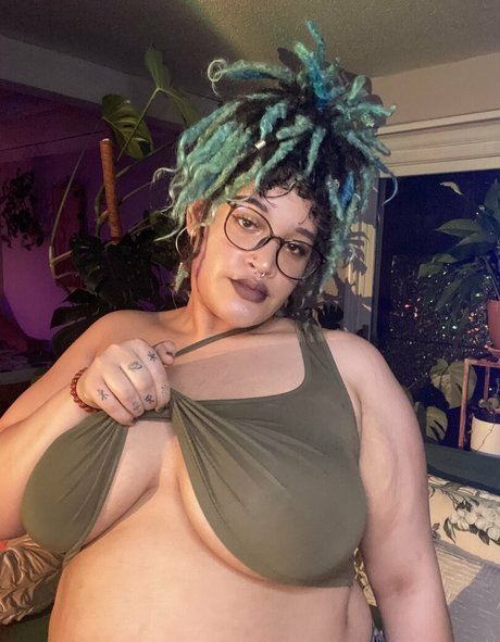 Nagie wyciekłe zdjęcie OnlyFans od Stickyempress