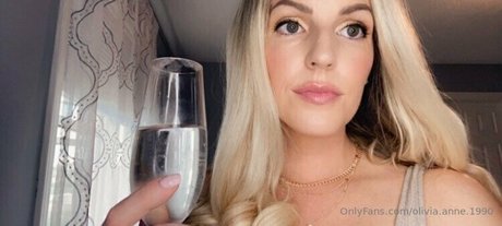 Nagie wyciekłe zdjęcie OnlyFans od Olivia Anne 1990