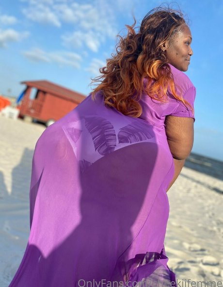 Nagie wyciekłe zdjęcie OnlyFans od Cheekiifemme