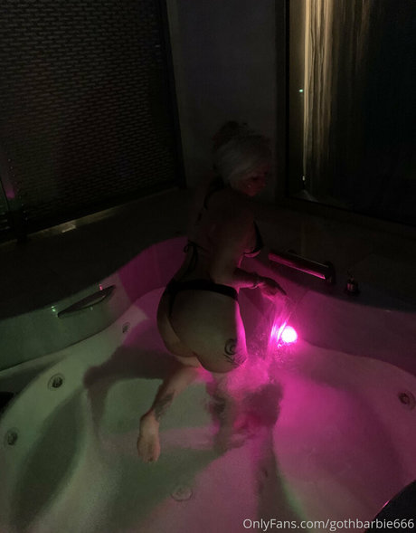 Nagie wyciekłe zdjęcie OnlyFans od Gothbarbie666