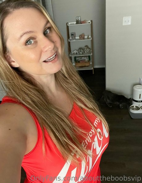 Nagie wyciekłe zdjęcie OnlyFans od Abouttheboobsvip