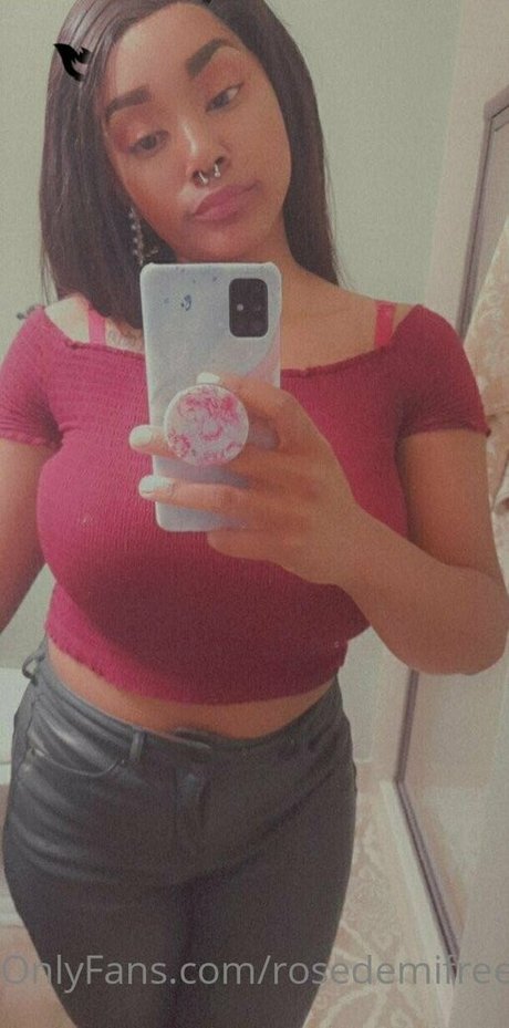 Nagie wyciekłe zdjęcie OnlyFans od Rosedemifree