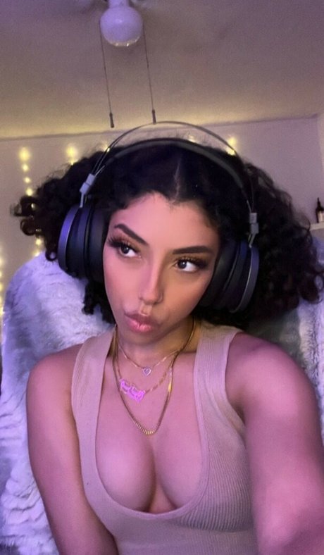 Nagie wyciekłe zdjęcie OnlyFans od Empress Mirai