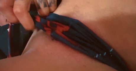 Nagie wyciekłe zdjęcie OnlyFans od Petra Mattar