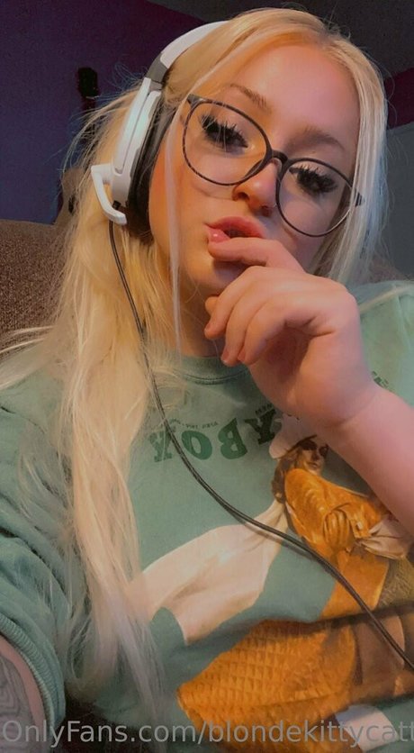 Nagie wyciekłe zdjęcie OnlyFans od Blondekittycattt