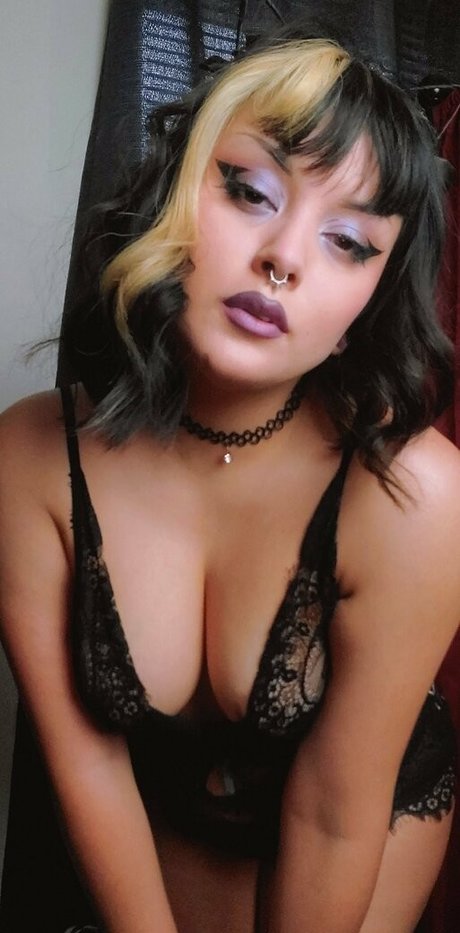 Nagie wyciekłe zdjęcie OnlyFans od Witchhunny