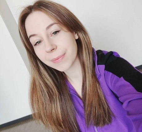 Nagie wyciekłe zdjęcie OnlyFans od Actuallyalisa