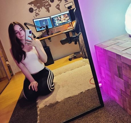 Nagie wyciekłe zdjęcie OnlyFans od Actuallyalisa
