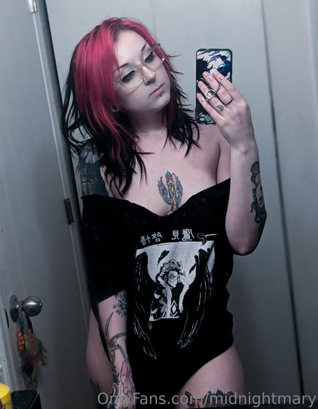Nagie wyciekłe zdjęcie OnlyFans od Midnight Mary
