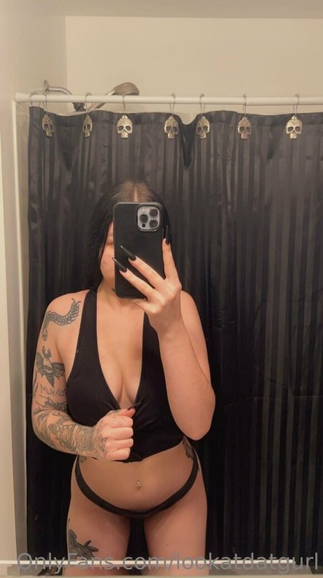 Nagie wyciekłe zdjęcie OnlyFans od Lookatdatgurl