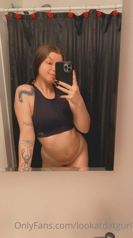 Nagie wyciekłe zdjęcie OnlyFans od Lookatdatgurl
