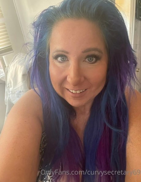 Nagie wyciekłe zdjęcie OnlyFans od Curvysecretary69