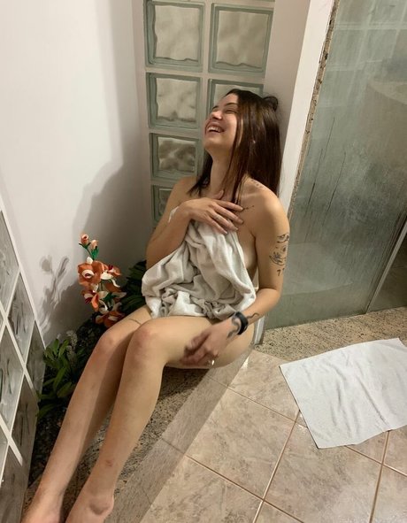 Nagie wyciekłe zdjęcie OnlyFans od Karoliveira