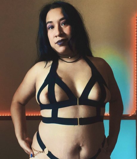 Nagie wyciekłe zdjęcie OnlyFans od Goldnpersephone