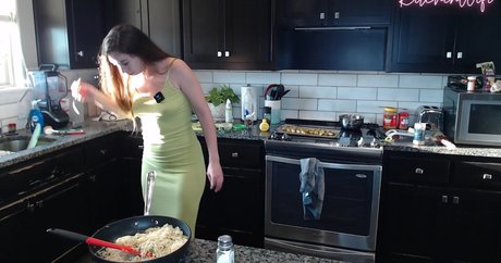 Nagie wyciekłe zdjęcie OnlyFans od Kitchenwifi