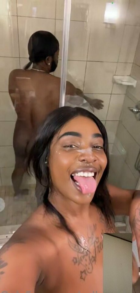 Nagie wyciekłe zdjęcie OnlyFans od Salleycakezzz