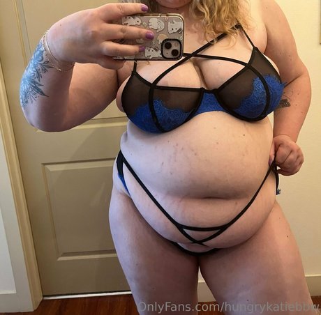 Nagie wyciekłe zdjęcie OnlyFans od Hungrykatiebbw