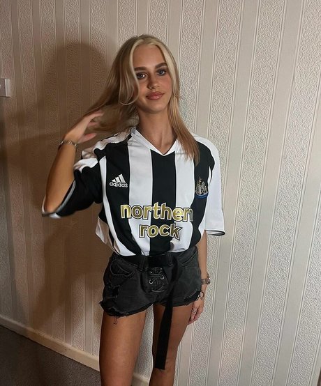 Nagie wyciekłe zdjęcie OnlyFans od Lisa Price