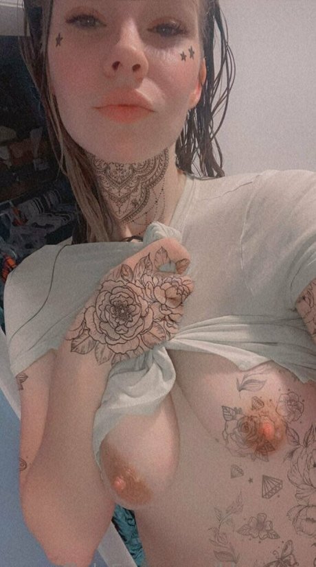 Nagie wyciekłe zdjęcie OnlyFans od Klaurann