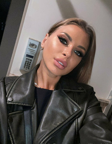 Nagie wyciekłe zdjęcie OnlyFans od Molllydolly